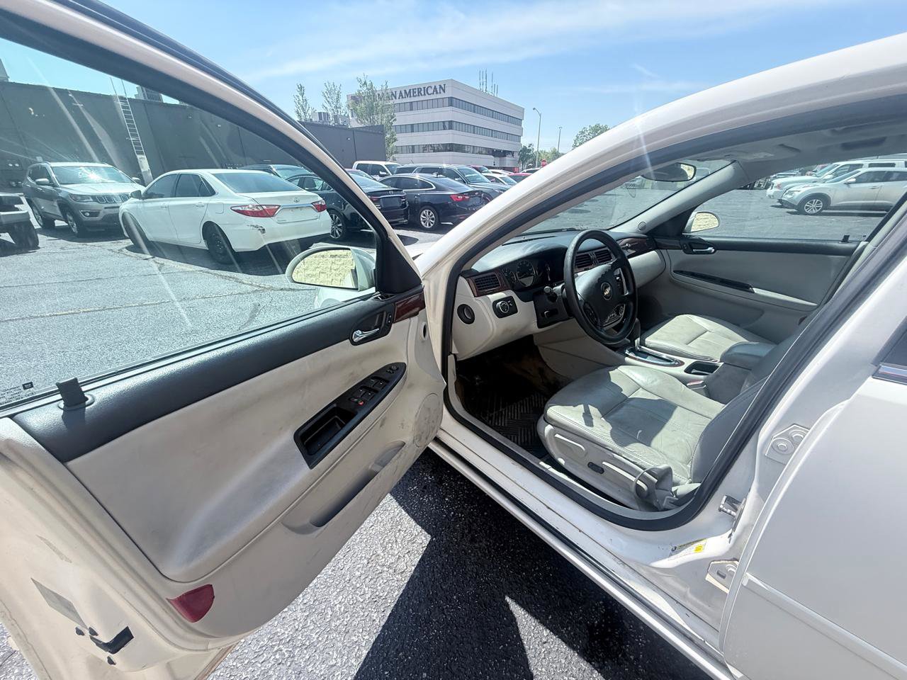 Used 2008 Chevrolet Impala LT FWD image 9