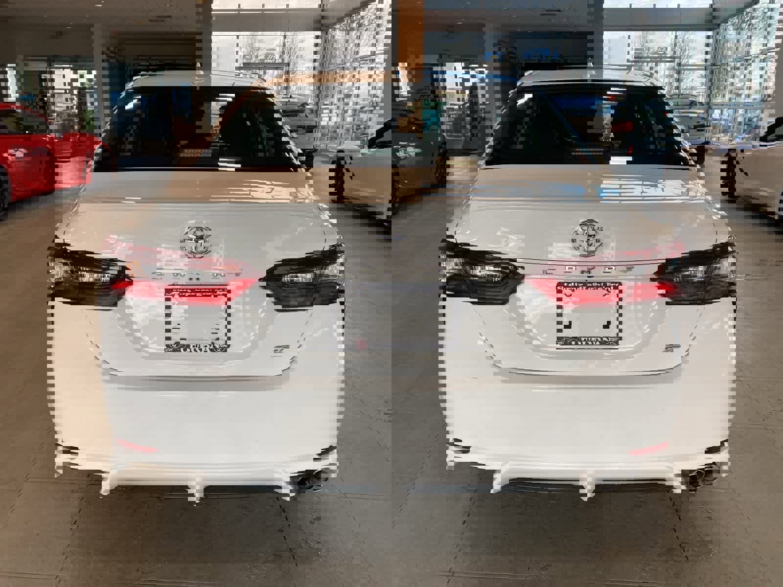 Used 2024 Toyota Camry SE image 4