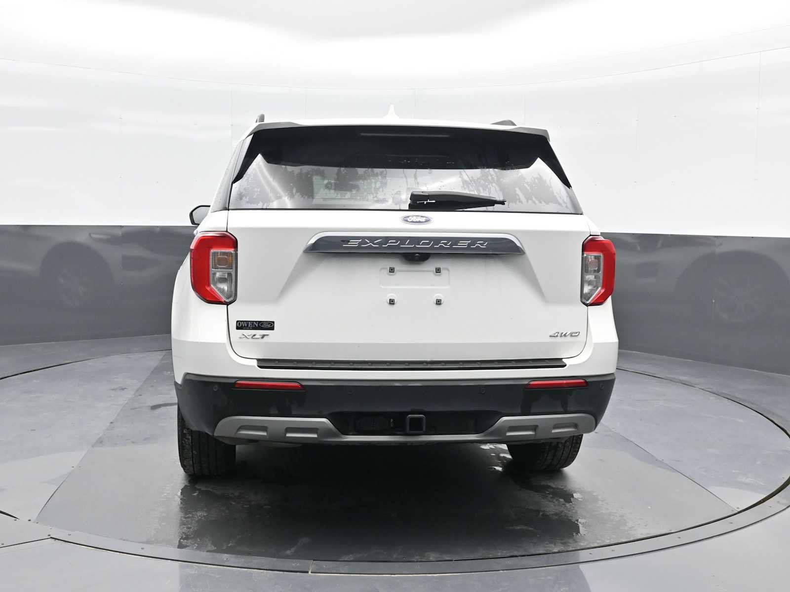 Used 2023 Ford Explorer XLT w/ Equipment Group 202A image 7