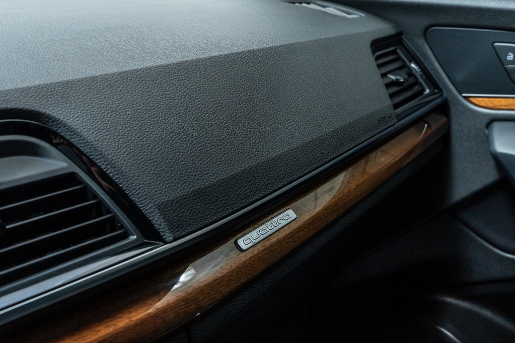 Used 2023 Audi Q5 2.0T Premium w/ Convenience Package image 19