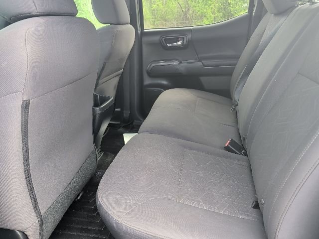 Used 2019 Toyota Tacoma TRD Off-Road w/ Technology Package image 9