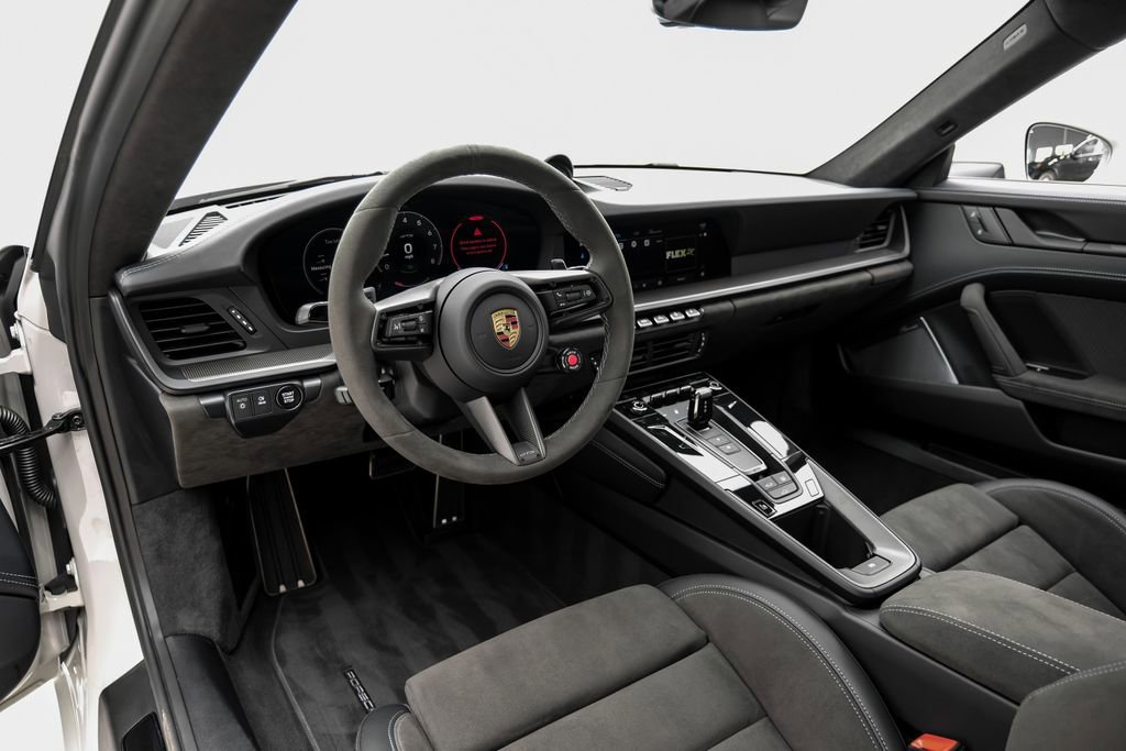 Used 2025 Porsche 911 Carrera 4 GTS image 5