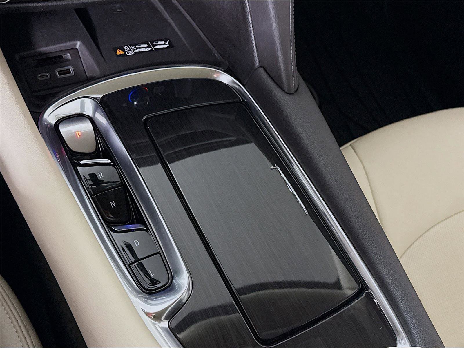 Used 2023 Buick Enclave Essence w/ LPO, Floor Liner Package AWD/4WD image 10