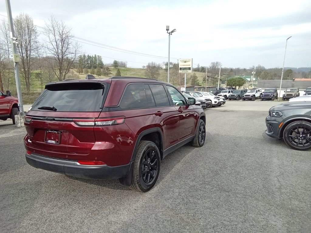 New 2026 Jeep Grand Cherokee Altitude image 4