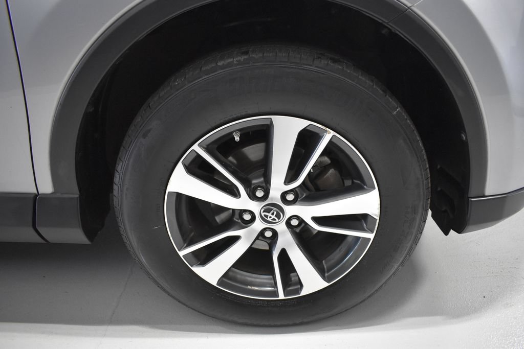 Used 2018 Toyota RAV4 XLE w/ Plus Extra Value Package FWD image 11
