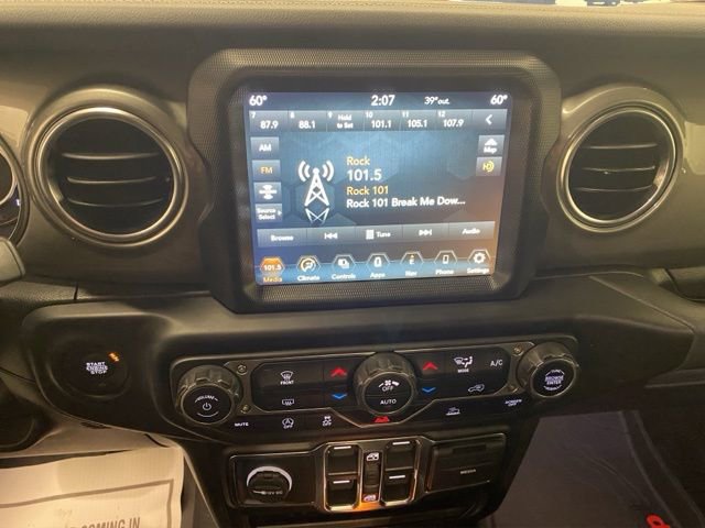 Used 2023 Jeep Wrangler Sahara AWD/4WD image 18