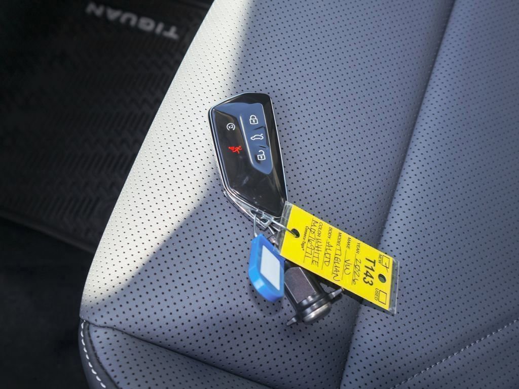 New 2026 Volkswagen Tiguan SE image 28