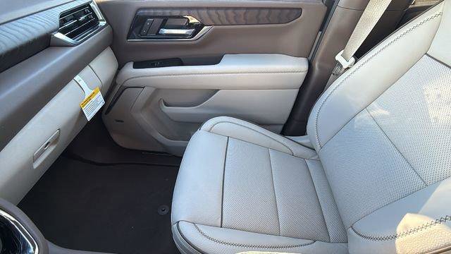 New 2026 GMC Yukon XL Denali w/ LPO, Illumination Package image 12
