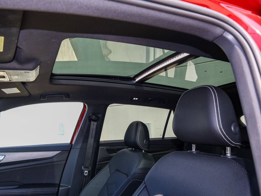 Certified 2025 Volkswagen Atlas Cross Sport SE w/ Panoramic Sunroof Package image 13