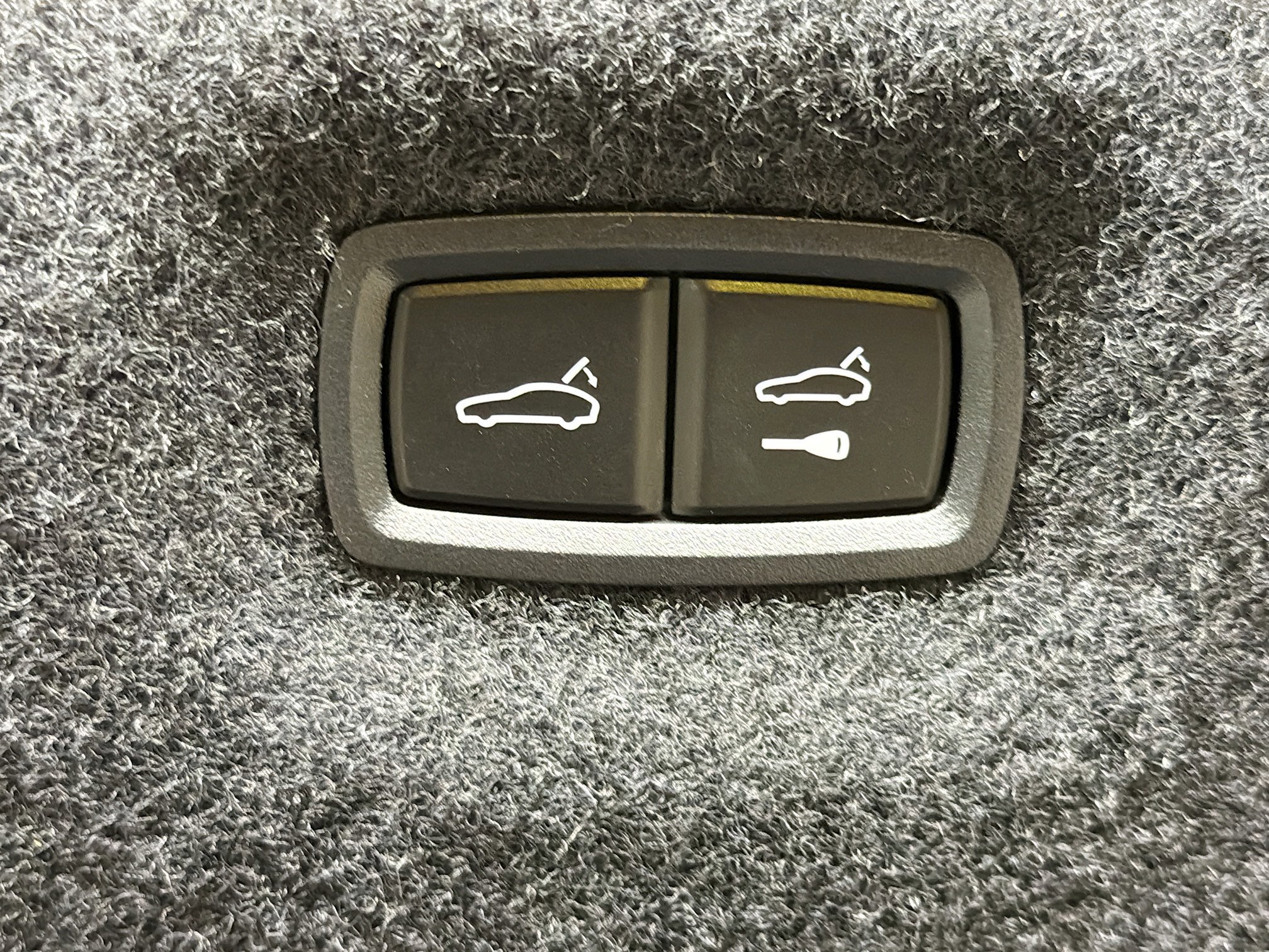 Certified 2025 Porsche Taycan Turbo AWD/4WD image 14