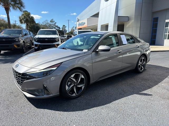 Used 2021 Hyundai Elantra Limited w/ Cargo Package image 4