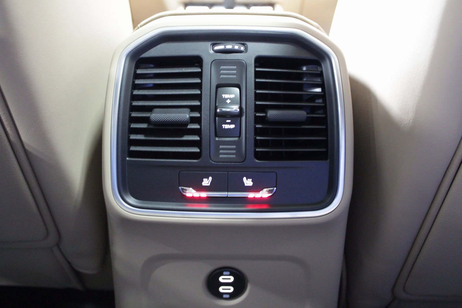 New 2026 Porsche Macan image 20