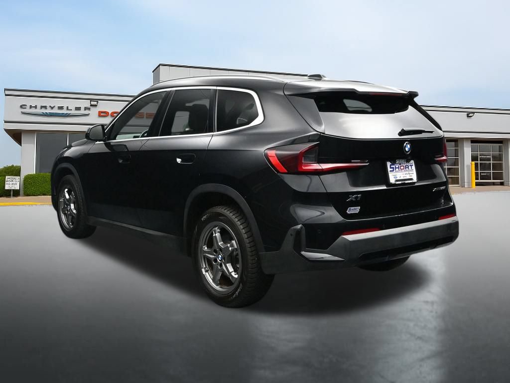 Used 2023 BMW X1 xDrive28i AWD/4WD image 3