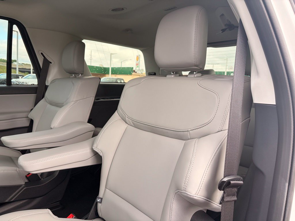 New 2026 Ford Expedition Active RWD image 28