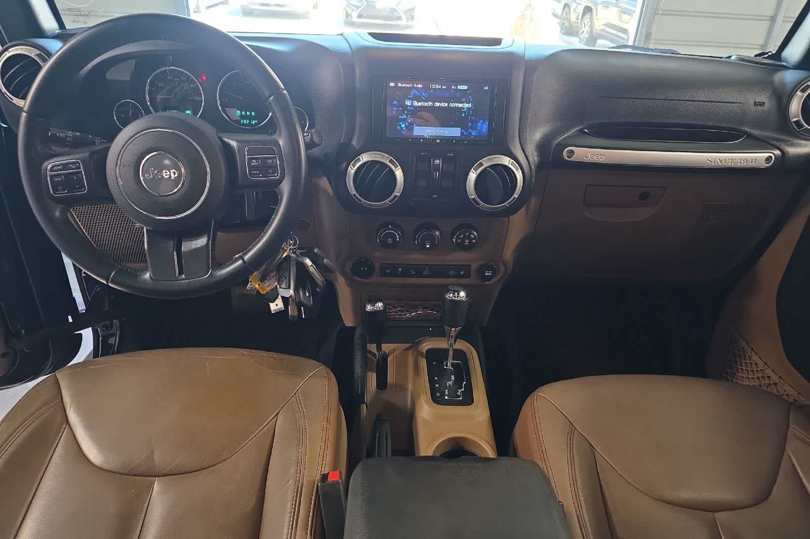 Used 2017 Jeep Wrangler Unlimited Sahara w/ Connectivity Group AWD/4WD image 4