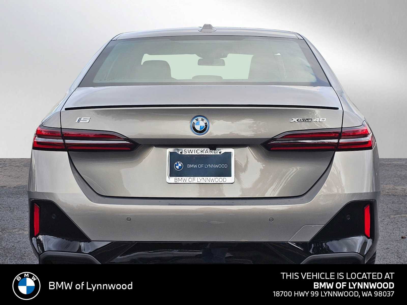 New 2026 BMW i5 eDrive40 w/ M Sport Package AWD/4WD image 4