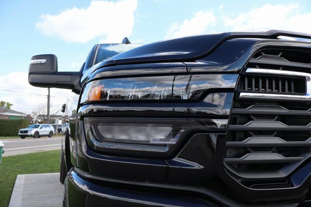 Used 2025 RAM 2500 Big Horn AWD/4WD image 4