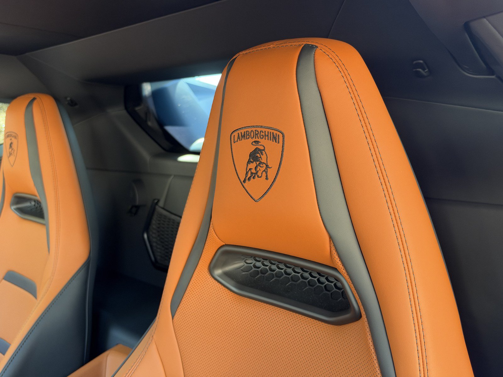 Used 2026 Lamborghini Temerario AWD/4WD image 38