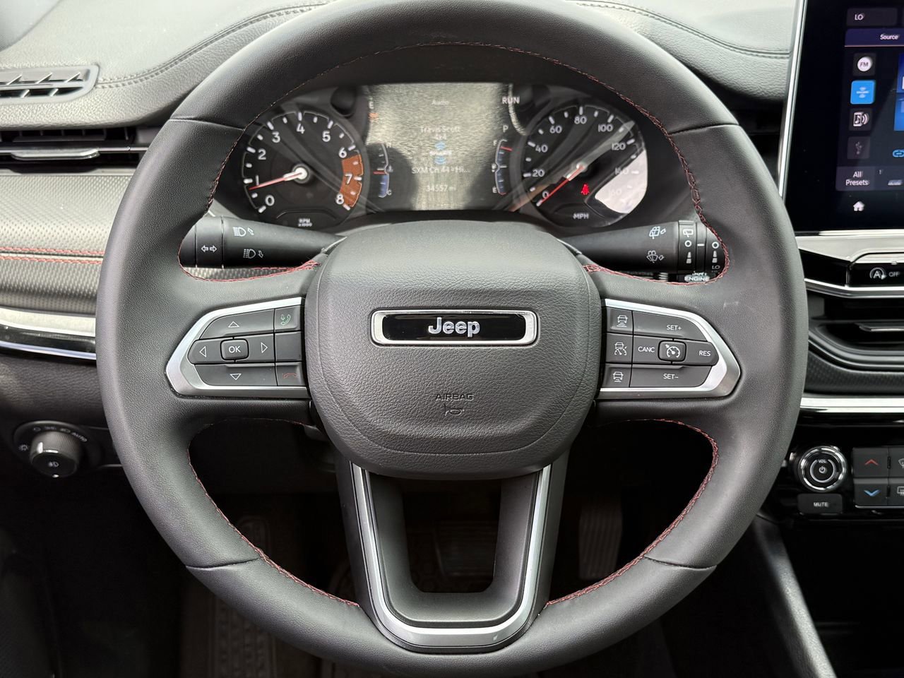 Used 2025 Jeep Compass Trailhawk AWD/4WD image 12