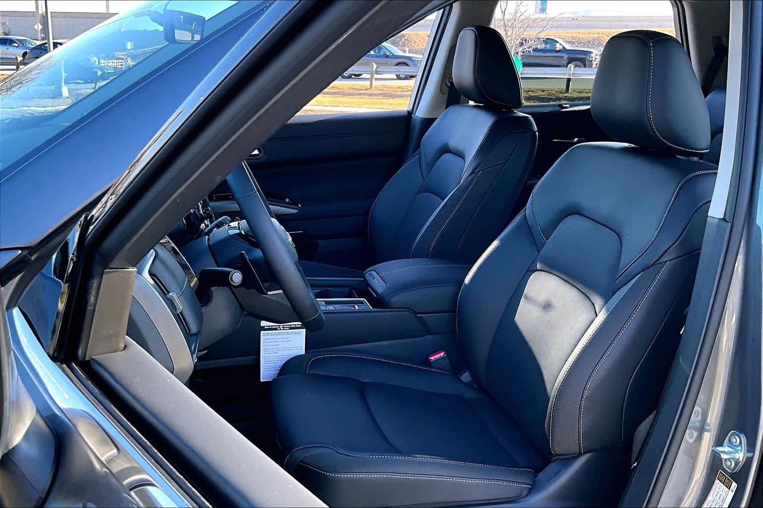 New 2026 Nissan Pathfinder SL image 9