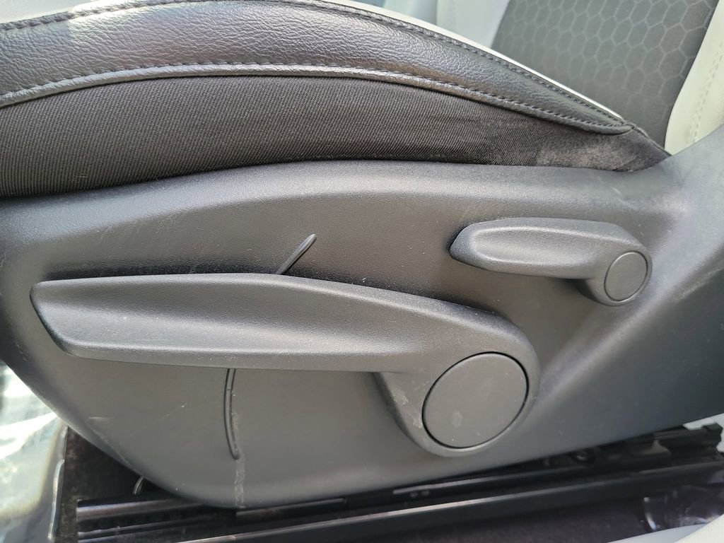 Used 2018 Jeep Compass Latitude image 13