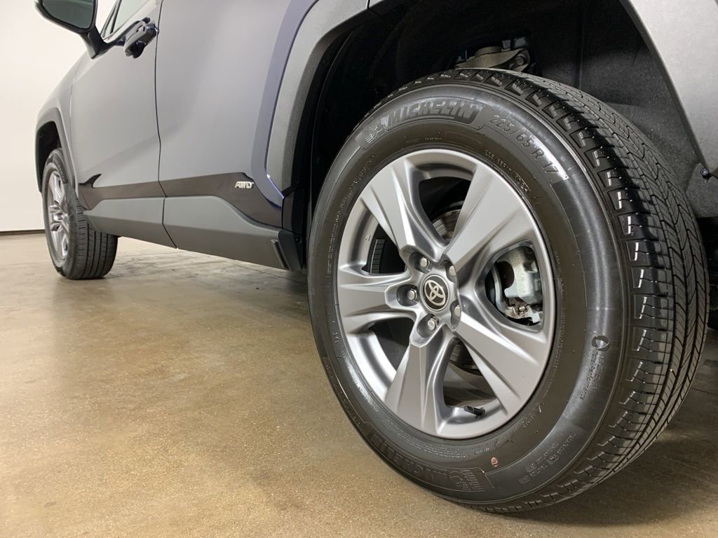 Used 2024 Toyota RAV4 XLE AWD/4WD image 15