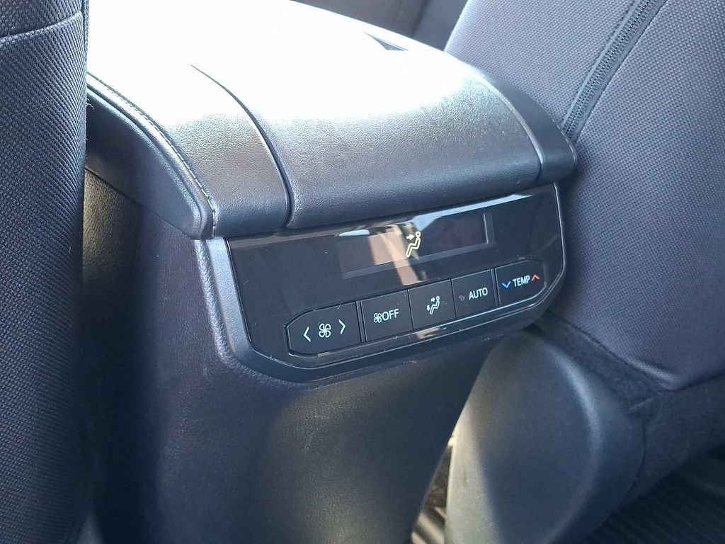 Certified 2025 Toyota Highlander LE FWD image 11