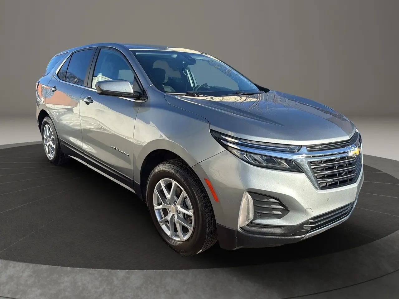 Used 2023 Chevrolet Equinox LT w/ LPO, Floor Liner Package image 3