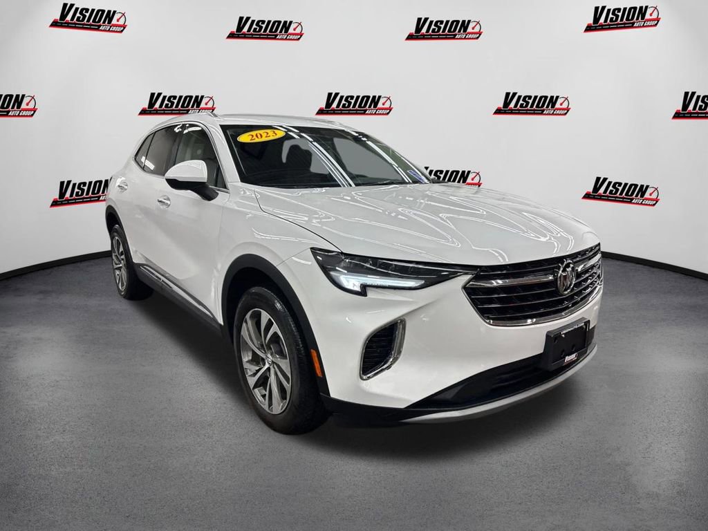 Used 2023 Buick Envision Essence image 3