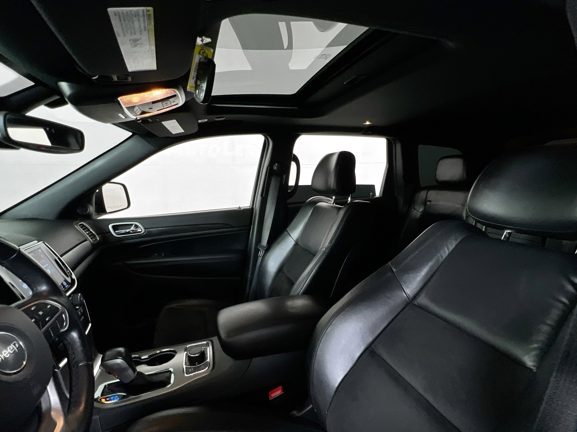 Used 2022 Jeep Grand Cherokee Laredo X image 22