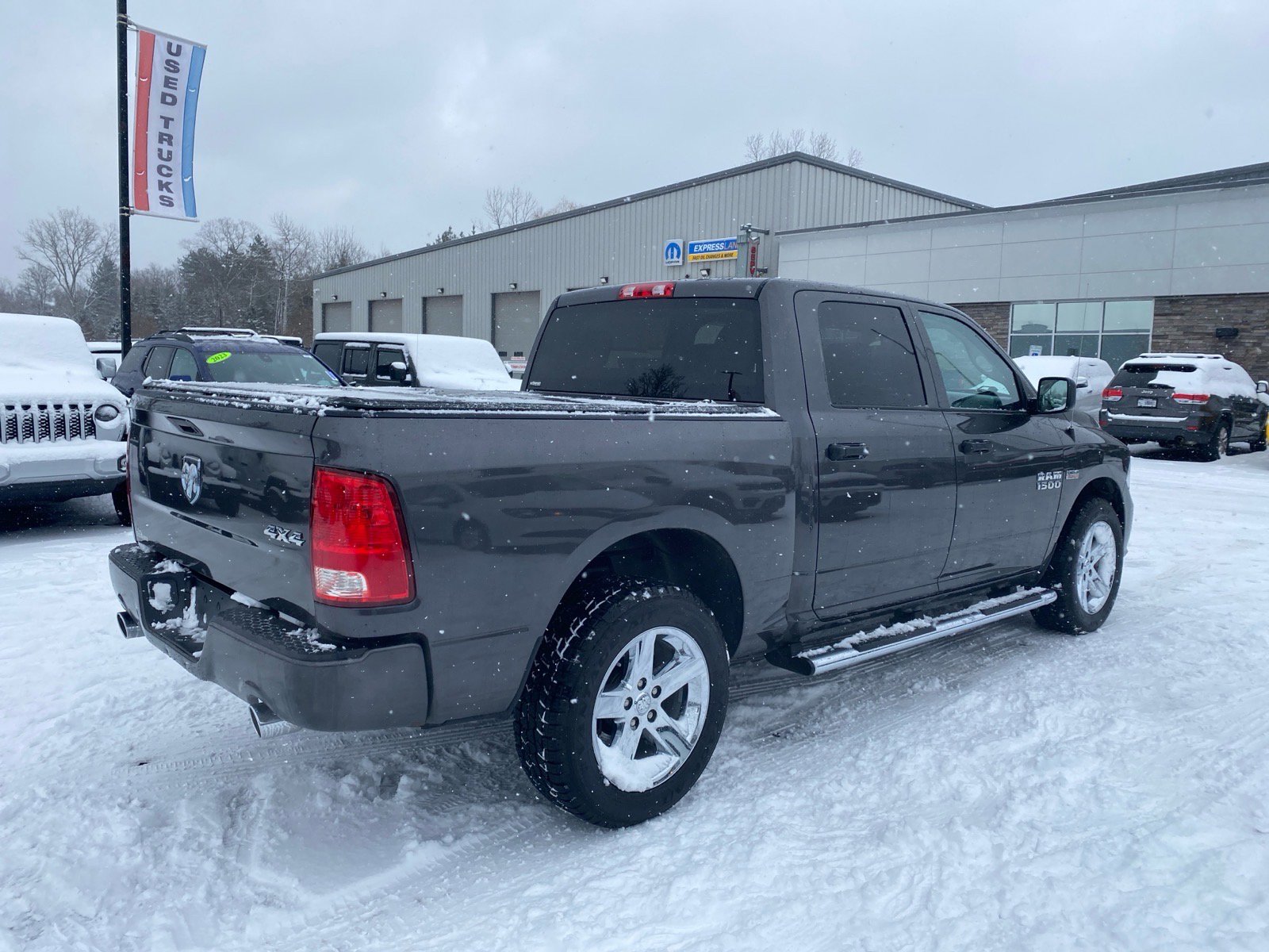 Used 2017 RAM 1500 Express w/ Express Value Package image 4