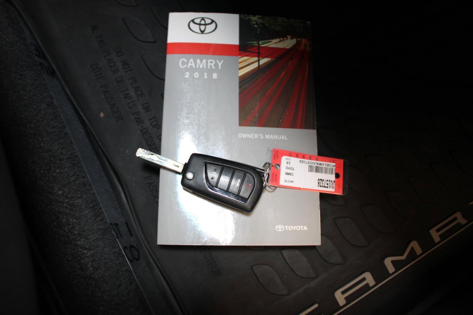 Used 2018 Toyota Camry LE FWD image 25