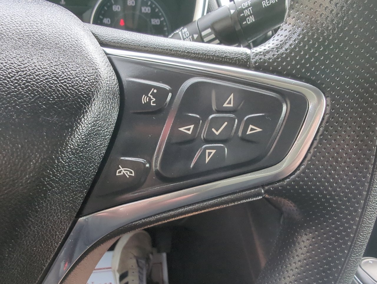 Used 2020 Chevrolet Equinox LT image 23