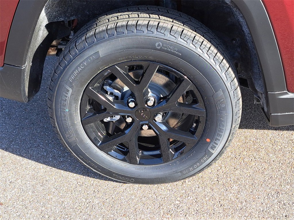 New 2026 Jeep Grand Cherokee Laredo image 5