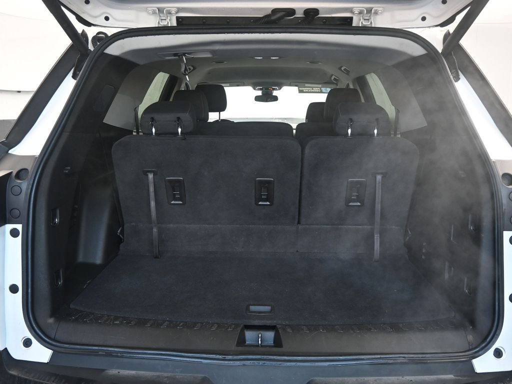 Used 2021 Chevrolet Traverse LT image 12