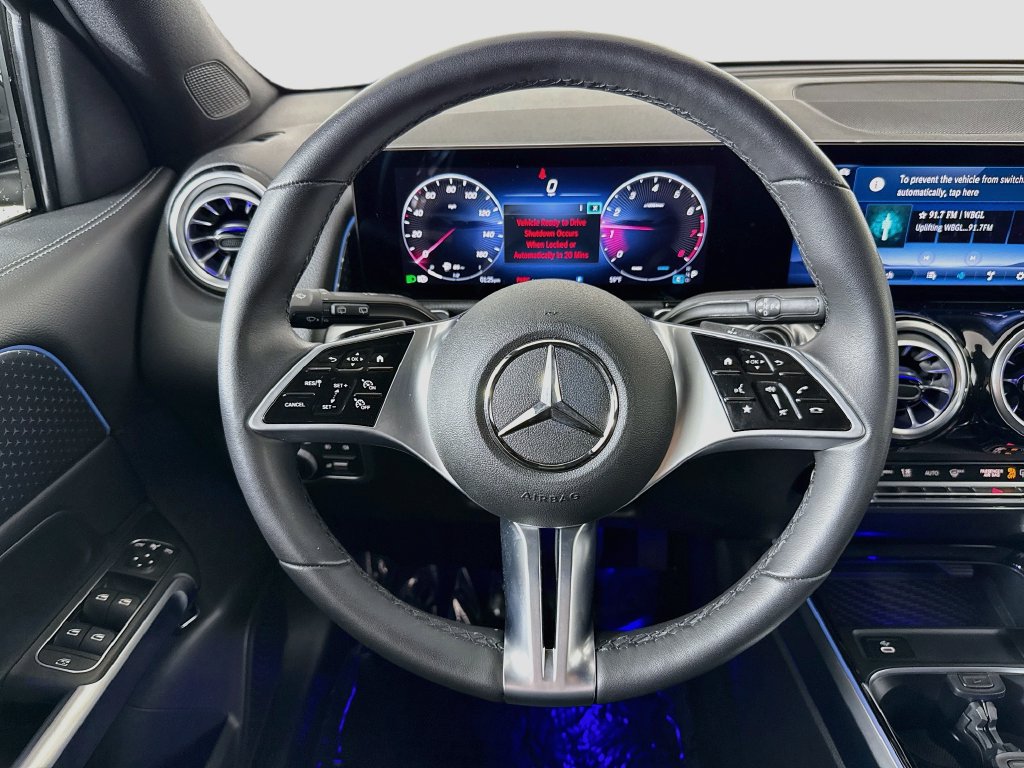Used 2025 Mercedes-Benz GLB 250 4MATIC w/ Winter Package image 11