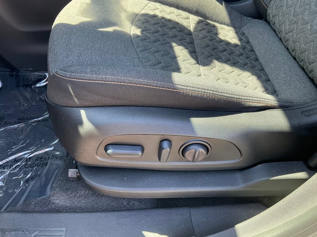 Used 2024 Chevrolet Equinox LT AWD/4WD image 16