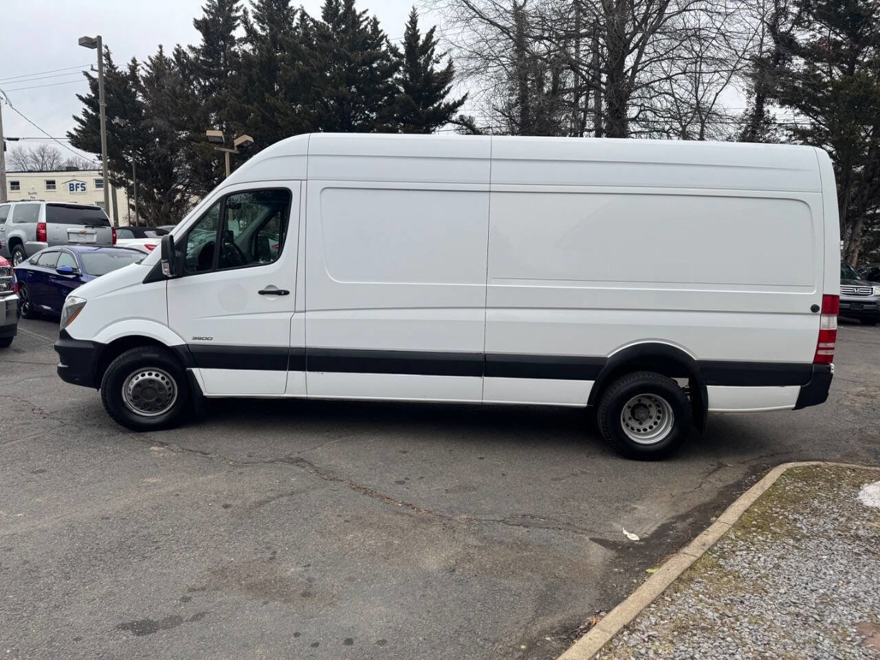 Used 2014 Freightliner Sprinter 3500 image 4