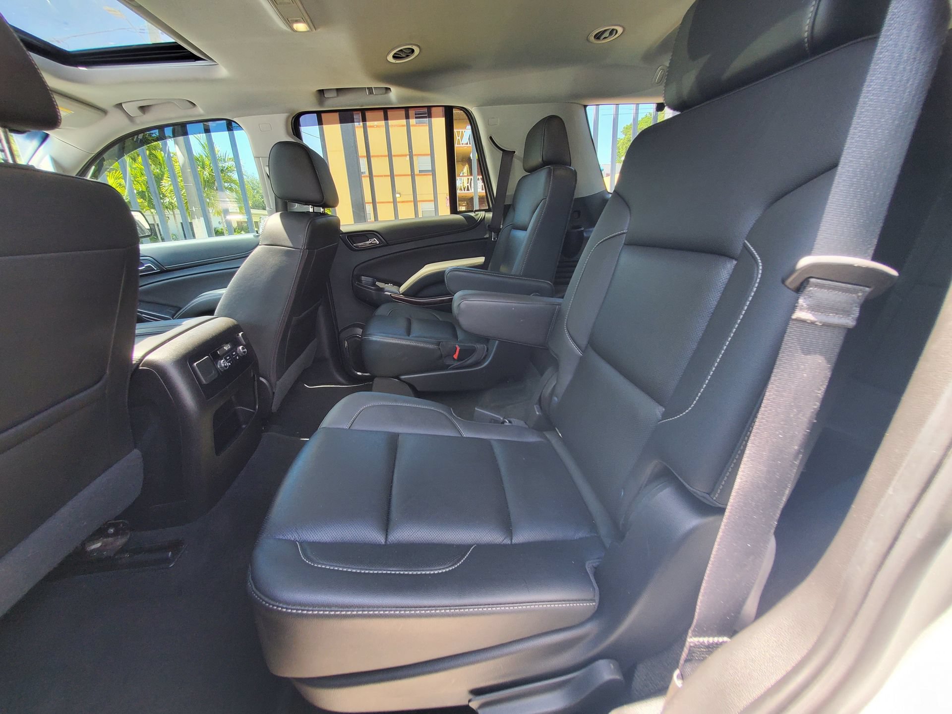 Used 2018 GMC Yukon SLT AWD/4WD image 11
