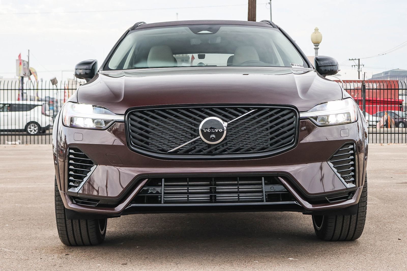 New 2026 Volvo XC60 T8 Ultra w/ Climate Package image 2