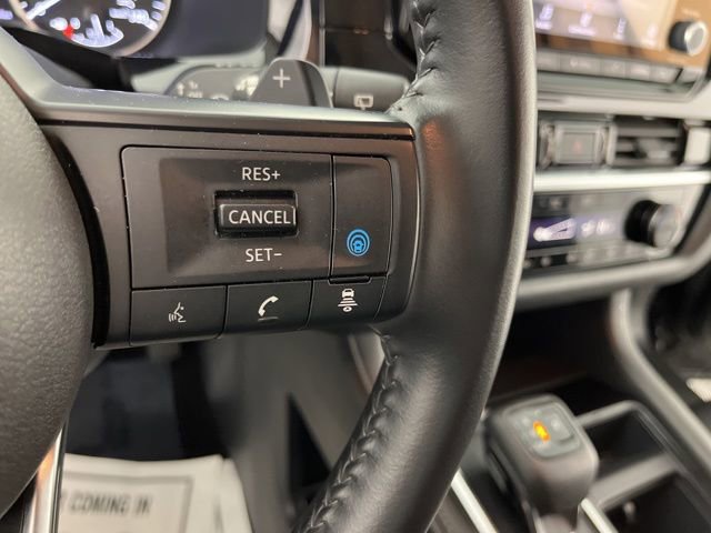 Used 2024 Nissan Pathfinder SV image 21