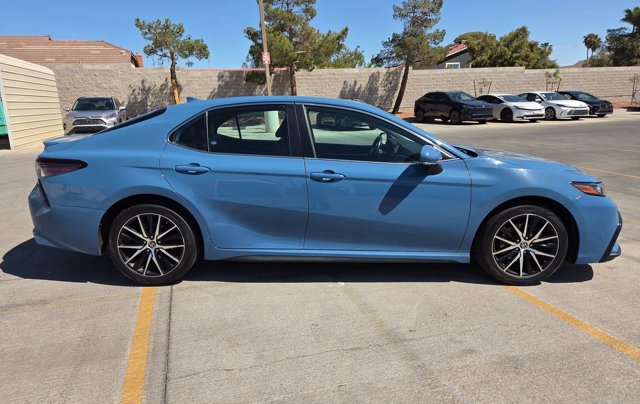 Used 2023 Toyota Camry SE w/ Blackout Package (TMS) image 4