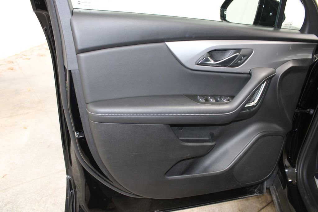 Used 2025 Chevrolet Blazer LT image 17