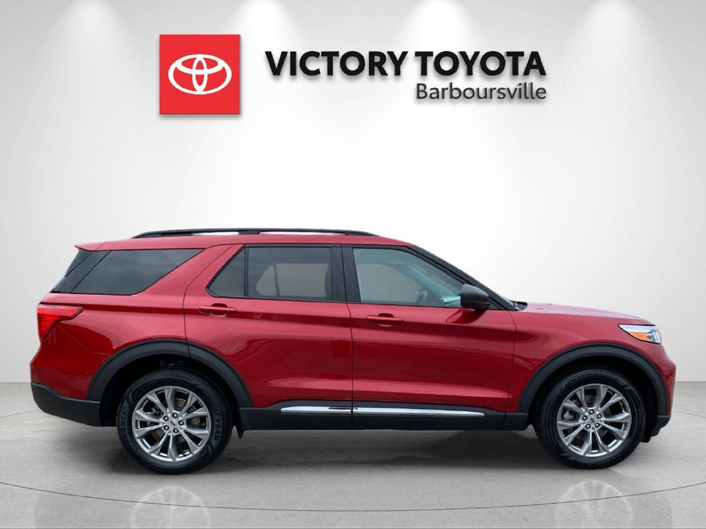 Used 2023 Ford Explorer XLT w/ Equipment Group 202A AWD/4WD image 6