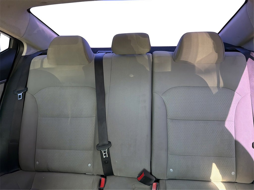 Used 2017 Hyundai Elantra SE image 15