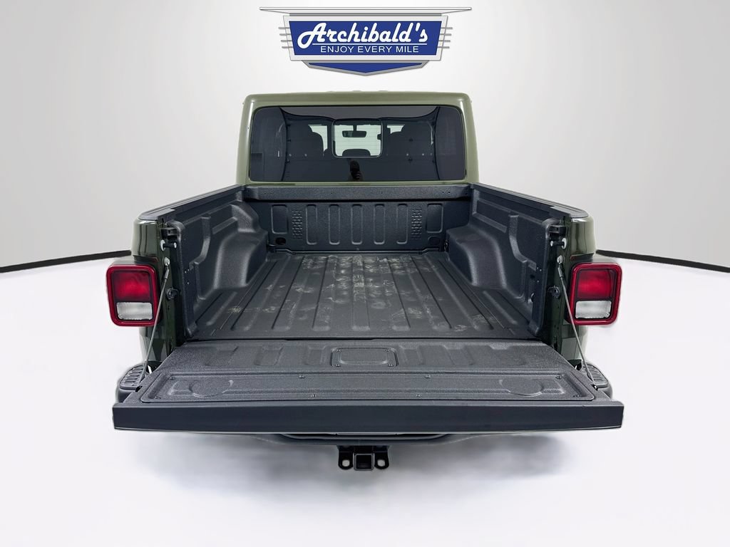 Used 2023 Jeep Gladiator Rubicon w/ Cold Weather Group AWD/4WD image 26