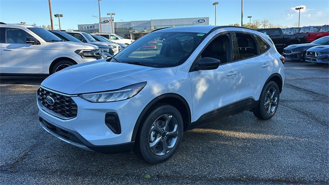 New 2026 Ford Escape ST-Line w/ Cold Weather Package image 2