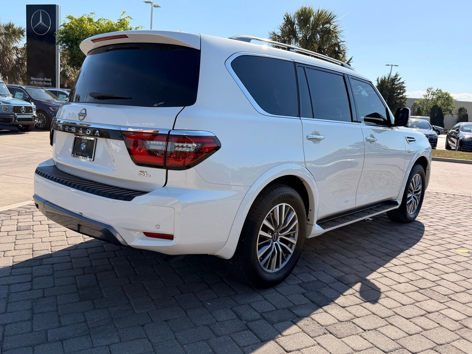 Used 2022 Nissan Armada SL w/ Captain's Chairs Package image 8