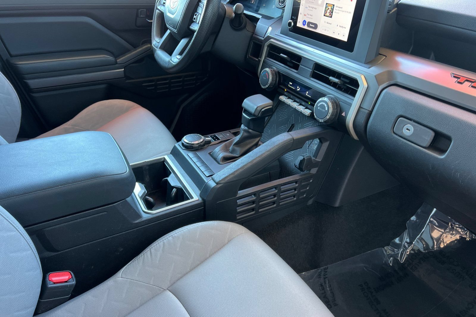 Certified 2024 Toyota Tacoma SR5 AWD/4WD image 18