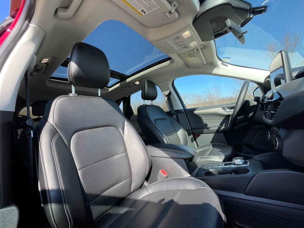 Used 2022 Ford Escape SEL w/ Technology Package AWD/4WD image 12